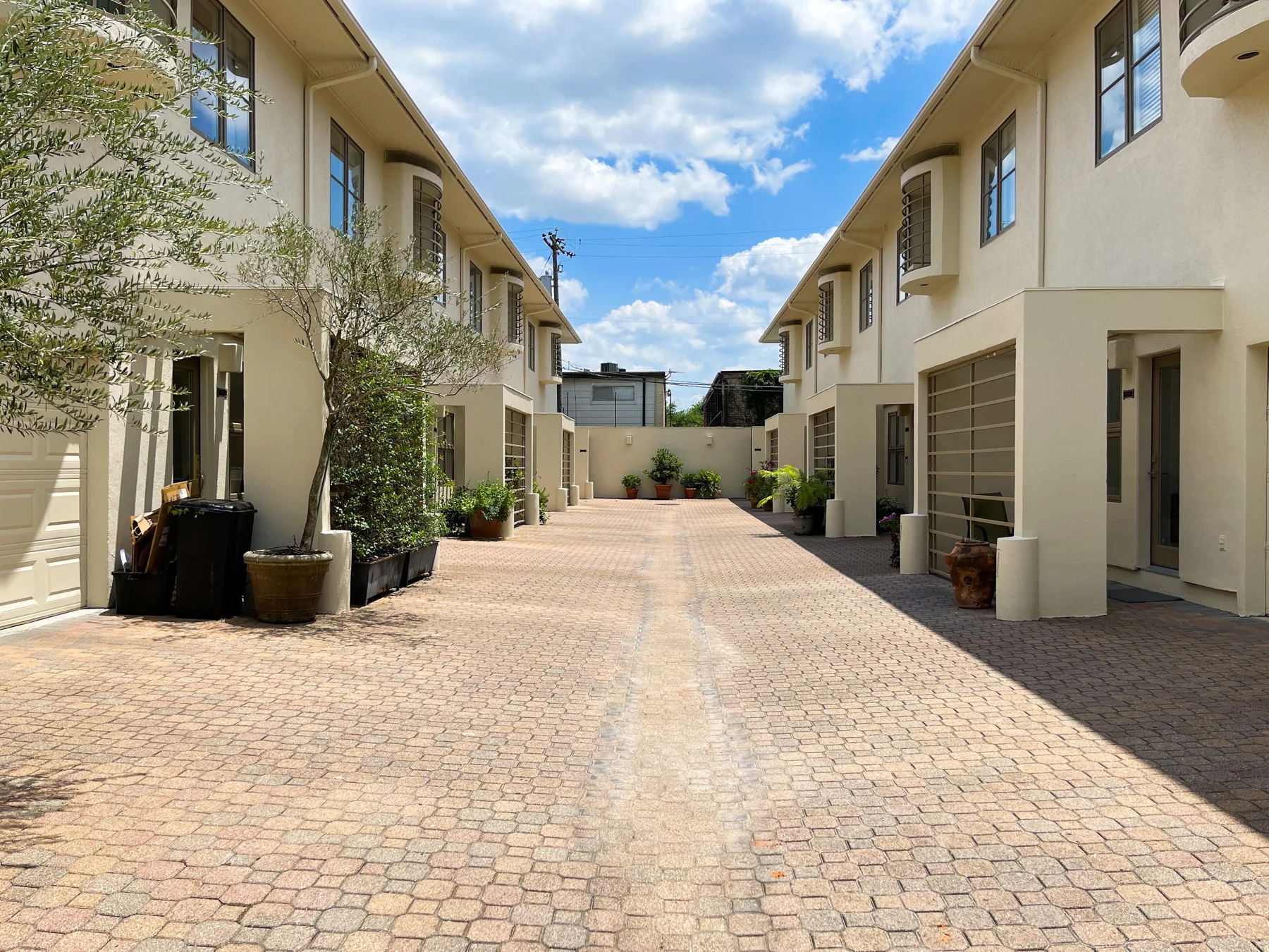 Residential properties from Monolite Systems’ exterior project gallery