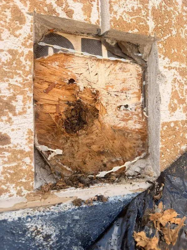 Small opened area in an exterior wall
